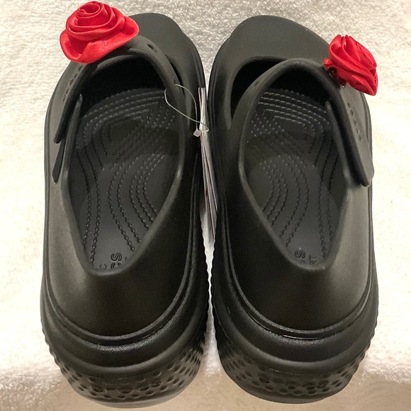 Black Red Rosette Maryjane Crocs Stomp Clog Rubber Slip On Casual Comfort size 8 - Picture 6 of 13